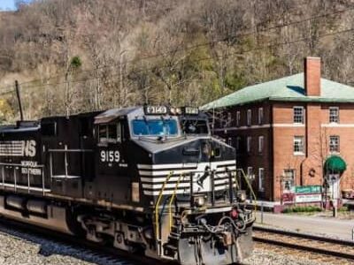 All Aboard! Railfanning, Elkhorn Inn &amp; Theatre