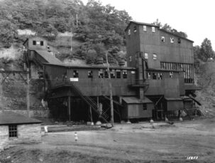 History, Elkhorn Inn &amp; Theatre